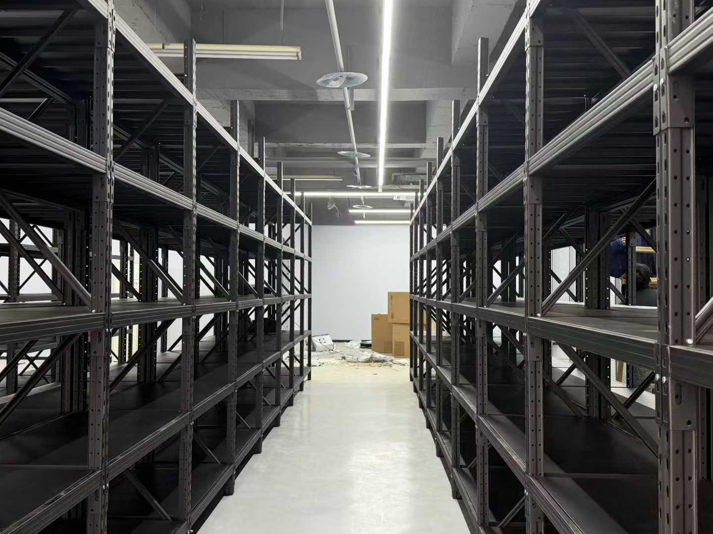 What Are the Benefits of Using a Heavy Duty Storage Rack